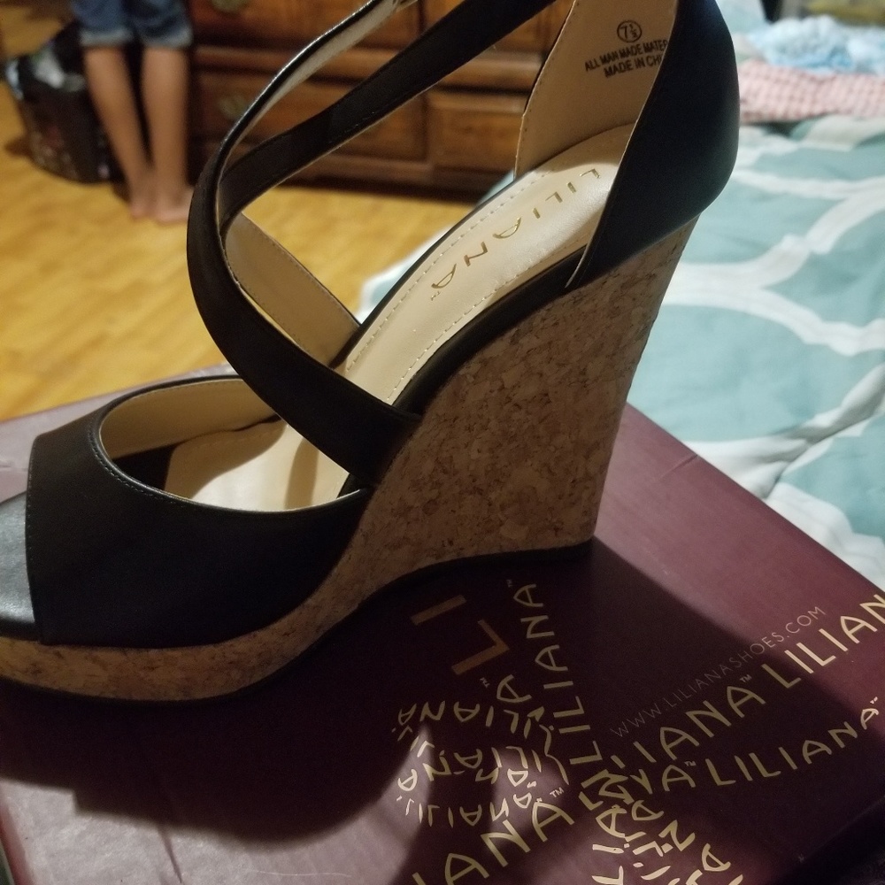 Shoe